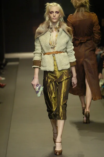 Look 13